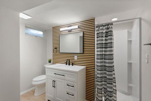 Tiny photo for 3816 Woodland Court, Davenport, IA 52807 (MLS # 100000041)