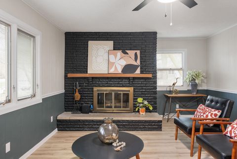 Tiny photo for 3816 Woodland Court, Davenport, IA 52807 (MLS # 100000041)