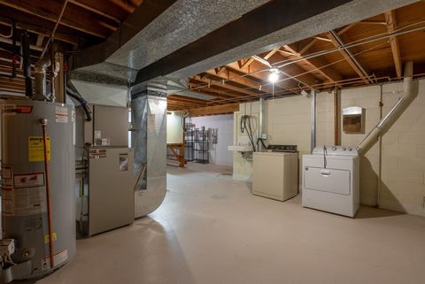 Tiny photo for 3816 Woodland Court, Davenport, IA 52807 (MLS # 100000041)