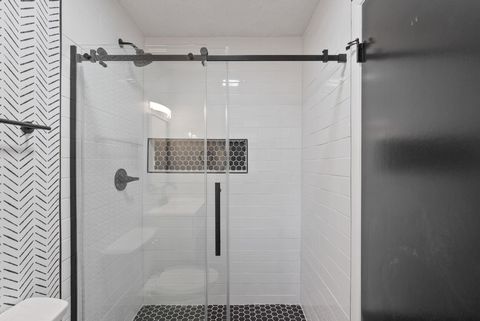 Tiny photo for 3816 Woodland Court, Davenport, IA 52807 (MLS # 100000041)