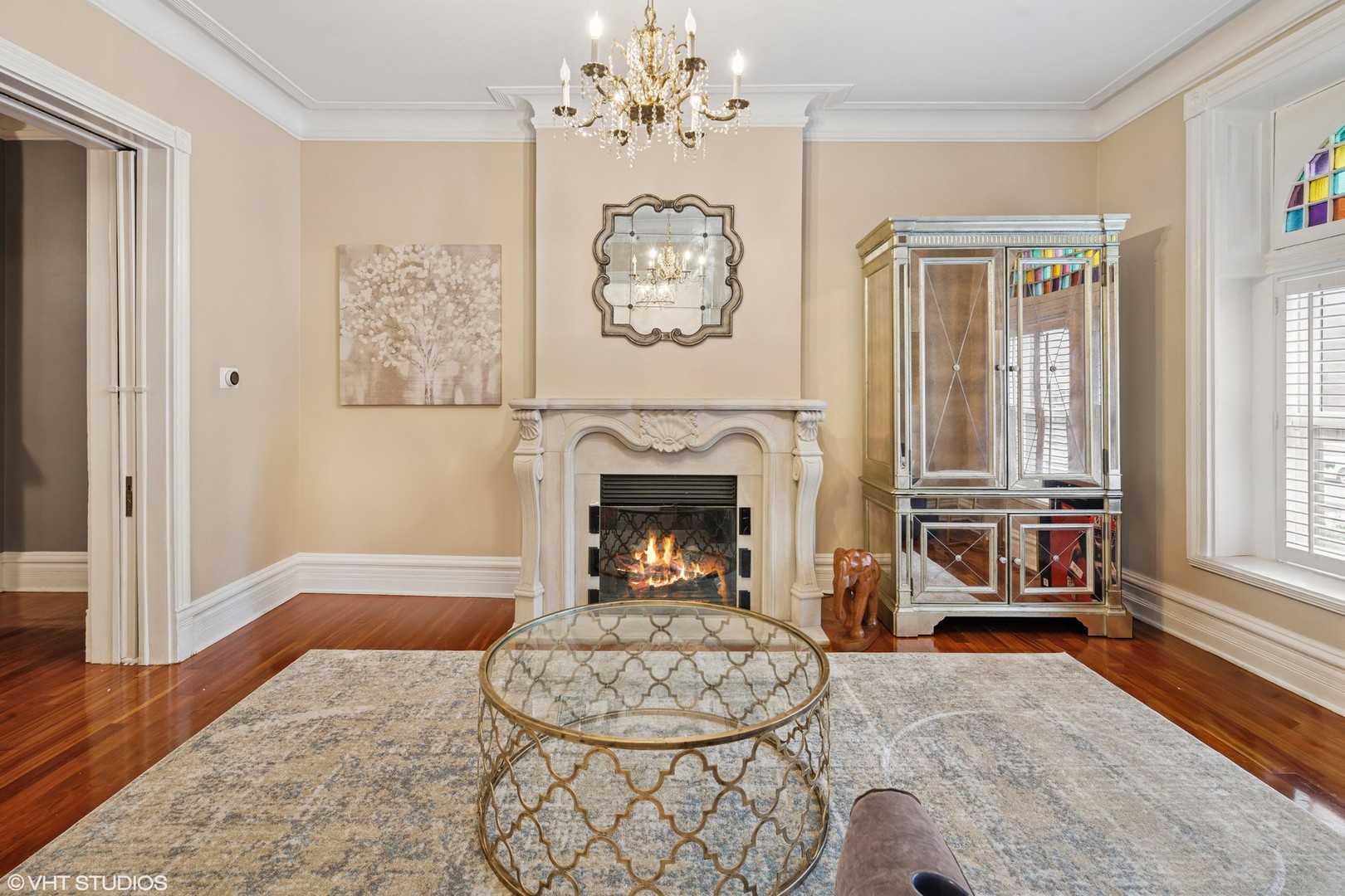 855 W FULLERTON Parkway