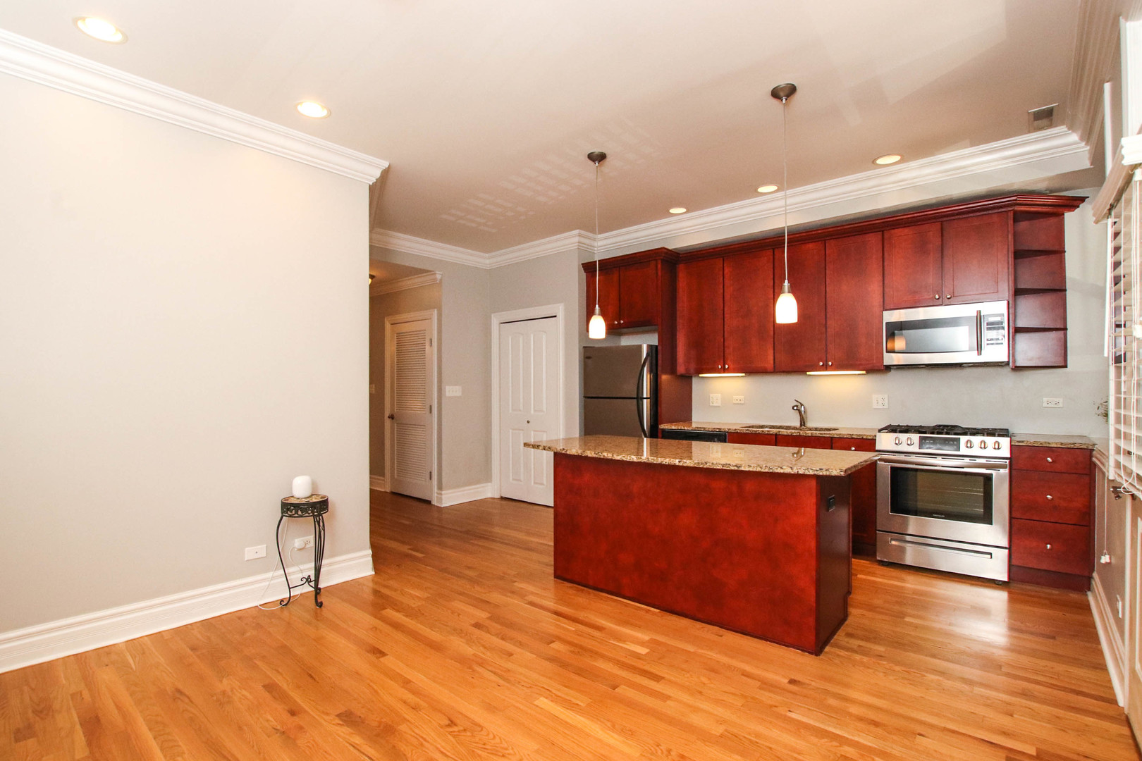 1709 N Crilly Court 2E