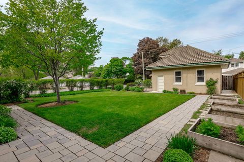 Tiny photo for 840 Augusta Boulevard, Oak Park, IL 60302 (MLS # 12643074)