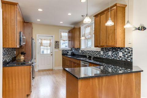 Tiny photo for 840 Augusta Boulevard, Oak Park, IL 60302 (MLS # 12643074)