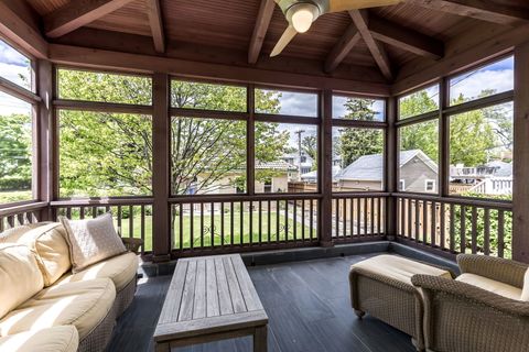 Tiny photo for 840 Augusta Boulevard, Oak Park, IL 60302 (MLS # 12643074)
