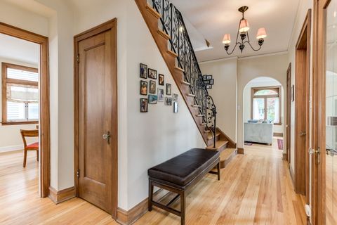 Tiny photo for 840 Augusta Boulevard, Oak Park, IL 60302 (MLS # 12643074)
