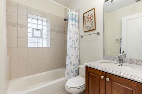 Tiny photo for 840 Augusta Boulevard, Oak Park, IL 60302 (MLS # 12643074)