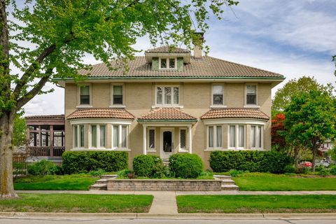 Photo of 840 Augusta Boulevard, Oak Park, IL 60302 (MLS # 12643074)