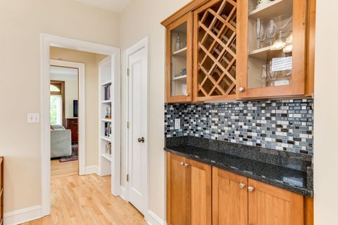 Tiny photo for 840 Augusta Boulevard, Oak Park, IL 60302 (MLS # 12643074)