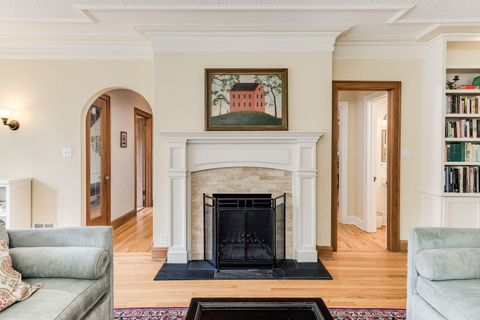 Tiny photo for 840 Augusta Boulevard, Oak Park, IL 60302 (MLS # 12643074)
