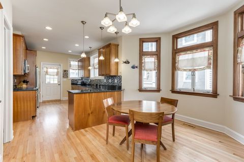Tiny photo for 840 Augusta Boulevard, Oak Park, IL 60302 (MLS # 12643074)