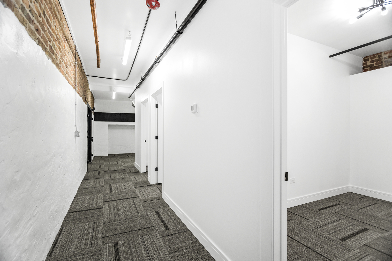 153 W Ohio Street 01