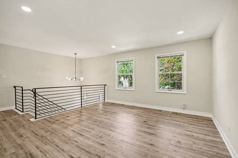 Tiny photo for 1312 W Oakmont Road, Hoffman Estates, IL 60169 (MLS # 12681598)