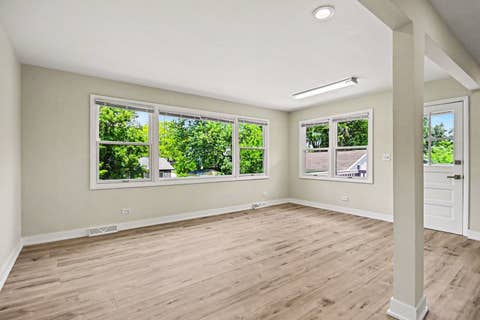 Tiny photo for 1312 W Oakmont Road, Hoffman Estates, IL 60169 (MLS # 12681598)