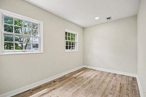 Tiny photo for 1312 W Oakmont Road, Hoffman Estates, IL 60169 (MLS # 12681598)