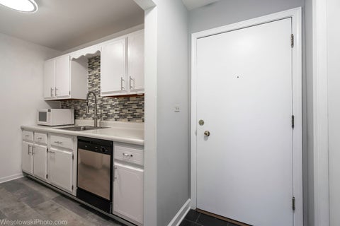 Tiny photo for 2600 Windsor Mall #2B, Park Ridge, IL 60068 (MLS # 12742803)