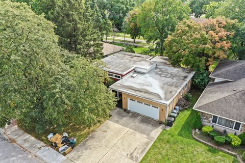 Tiny photo for 943 E 164th Court, South Holland, IL 60473 (MLS # 12485786)