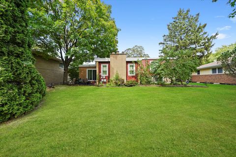 Tiny photo for 943 E 164th Court, South Holland, IL 60473 (MLS # 12485786)
