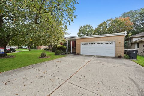Tiny photo for 943 E 164th Court, South Holland, IL 60473 (MLS # 12485786)