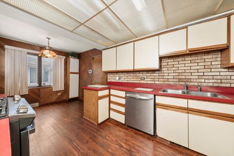 Tiny photo for 943 E 164th Court, South Holland, IL 60473 (MLS # 12485786)