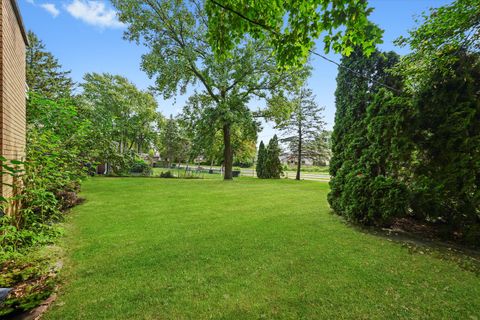 Tiny photo for 943 E 164th Court, South Holland, IL 60473 (MLS # 12485786)