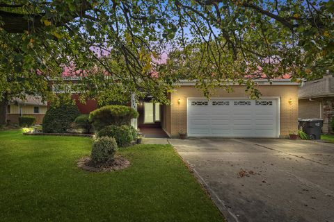Tiny photo for 943 E 164th Court, South Holland, IL 60473 (MLS # 12485786)
