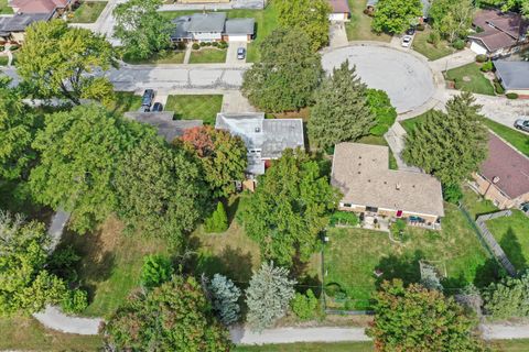 Tiny photo for 943 E 164th Court, South Holland, IL 60473 (MLS # 12485786)