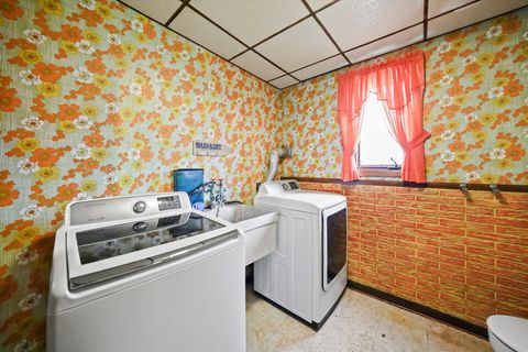 Tiny photo for 943 E 164th Court, South Holland, IL 60473 (MLS # 12485786)