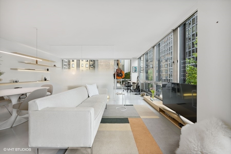 880 N LAKE SHORE Drive 3E