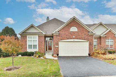 Photo of 6 Sugar Maple Court, Lake In The Hills, IL 60156 (MLS # 12570564)
