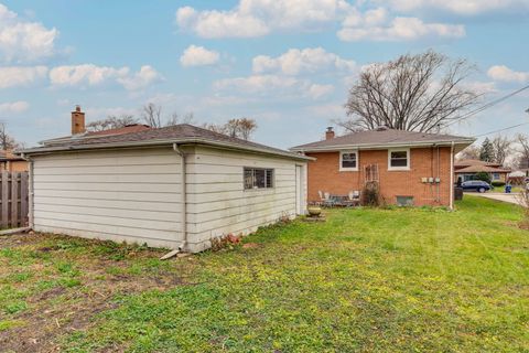 Tiny photo for 1689 S Elm Street, Des Plaines, IL 60018 (MLS # 12524187)