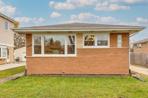 Photo of 1689 S Elm Street, Des Plaines, IL 60018 (MLS # 12524187)