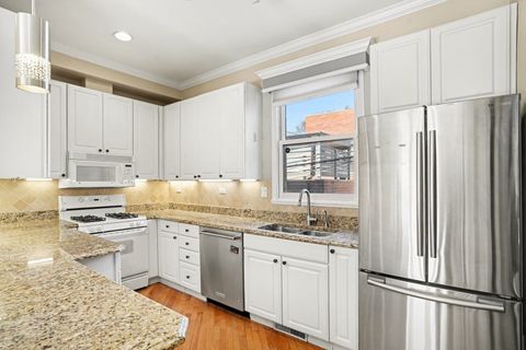 Tiny photo for 2940 N Lakewood Avenue #7, Chicago, IL 60657 (MLS # 12602162)