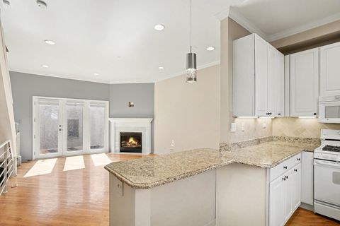 Tiny photo for 2940 N Lakewood Avenue #7, Chicago, IL 60657 (MLS # 12602162)