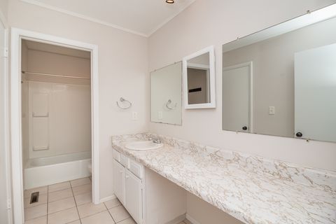 Tiny photo for 11 Cypress Square, Elgin, IL 60123 (MLS # 12447828)