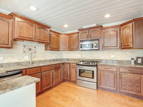 Tiny photo for 1004 Broadmoor Place, Deerfield, IL 60015 (MLS # 12387476)