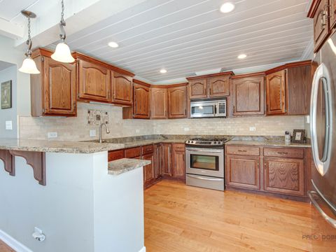 Tiny photo for 1004 Broadmoor Place, Deerfield, IL 60015 (MLS # 12387476)