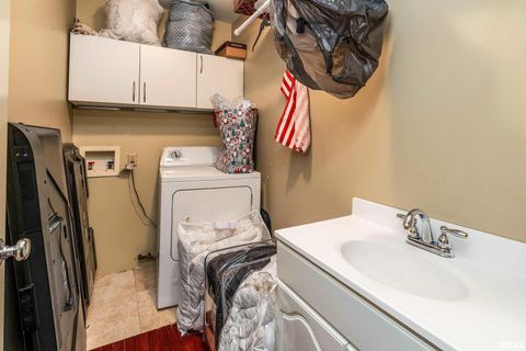 Tiny photo for 2525 EDGEWOOD Lane, Carbondale, IL 62901 (MLS # EB454423)