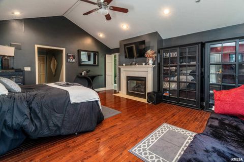 Tiny photo for 2525 EDGEWOOD Lane, Carbondale, IL 62901 (MLS # EB454423)