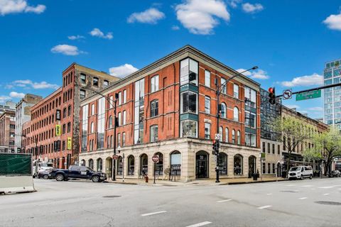 200 W Superior Street Chicago IL 60654
