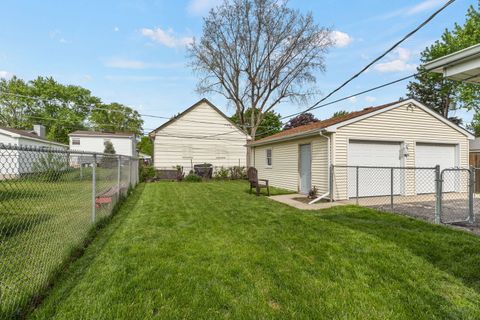 Tiny photo for 34 N California Avenue, Mundelein, IL 60060 (MLS # 12630066)