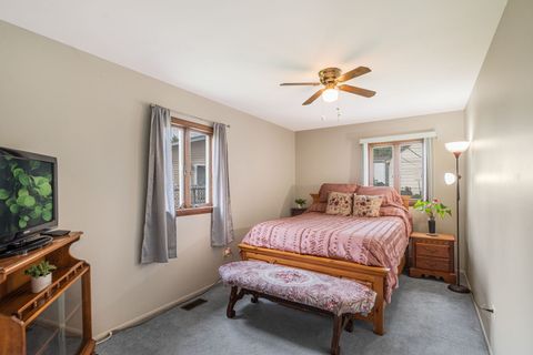 Tiny photo for 34 N California Avenue, Mundelein, IL 60060 (MLS # 12630066)