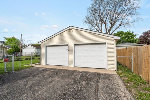 Tiny photo for 34 N California Avenue, Mundelein, IL 60060 (MLS # 12630066)