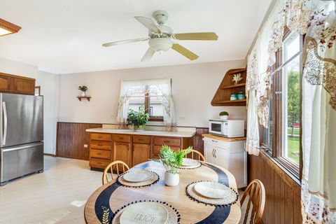 Tiny photo for 34 N California Avenue, Mundelein, IL 60060 (MLS # 12630066)