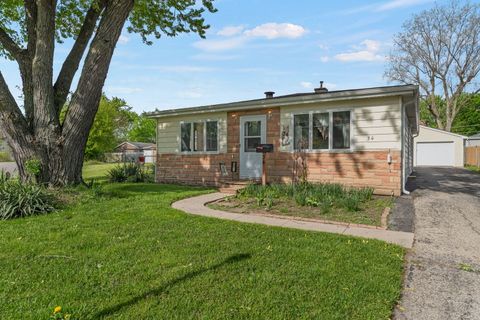 Tiny photo for 34 N California Avenue, Mundelein, IL 60060 (MLS # 12630066)