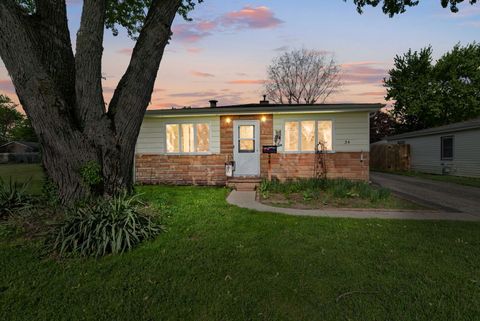 Photo of 34 N California Avenue, Mundelein, IL 60060 (MLS # 12630066)