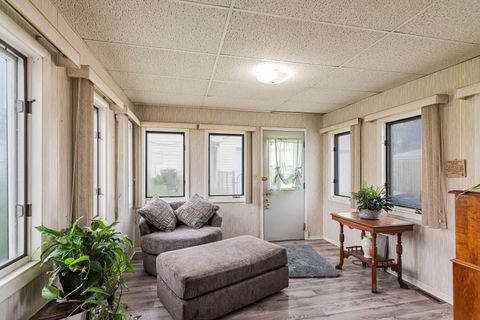 Tiny photo for 34 N California Avenue, Mundelein, IL 60060 (MLS # 12630066)