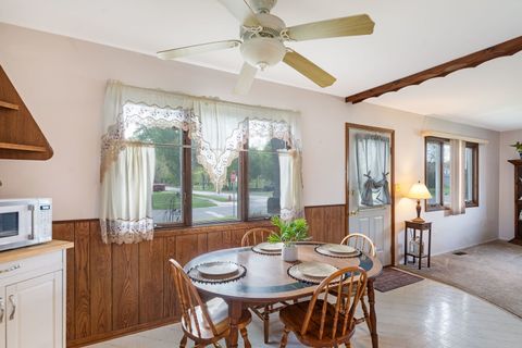 Tiny photo for 34 N California Avenue, Mundelein, IL 60060 (MLS # 12630066)