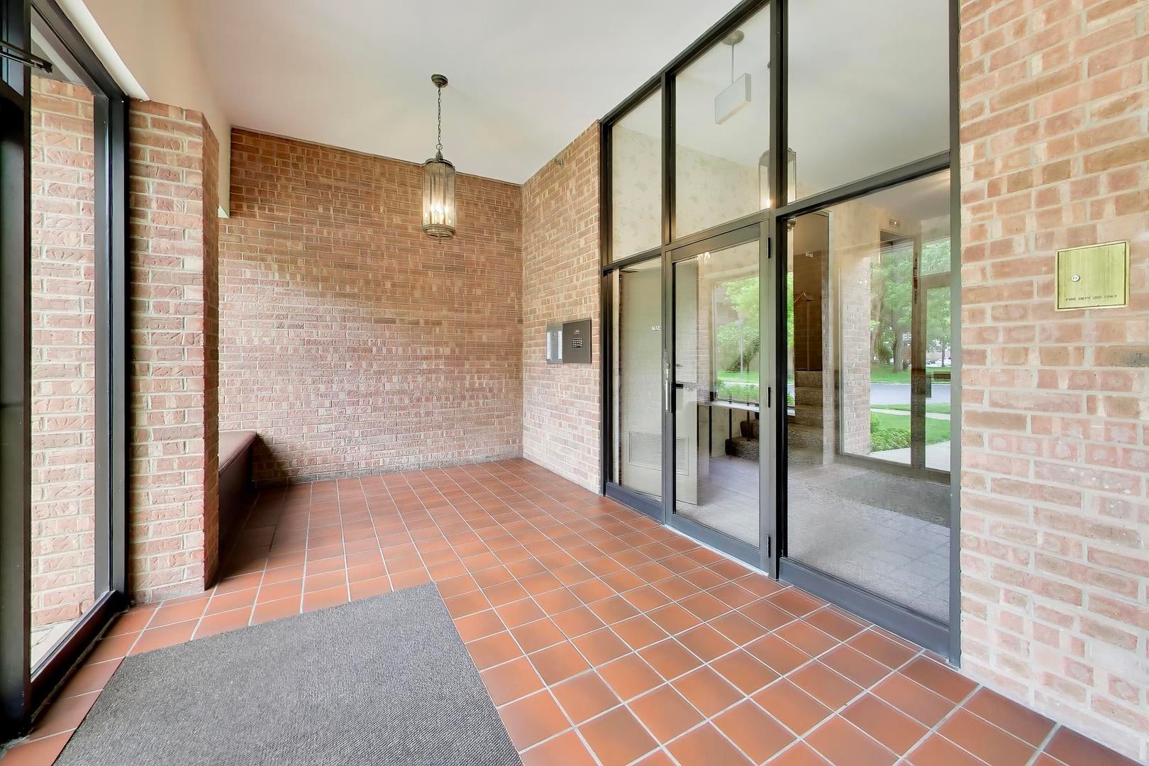 1060 Shermer Road 25