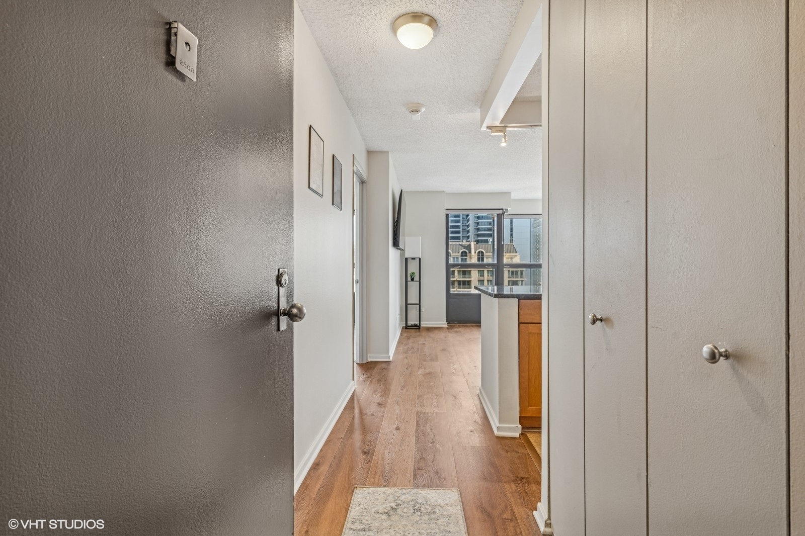 30 E Huron Street 2508